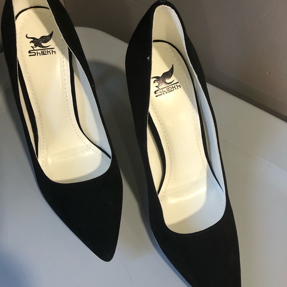 Heels - Picture 2 of 3